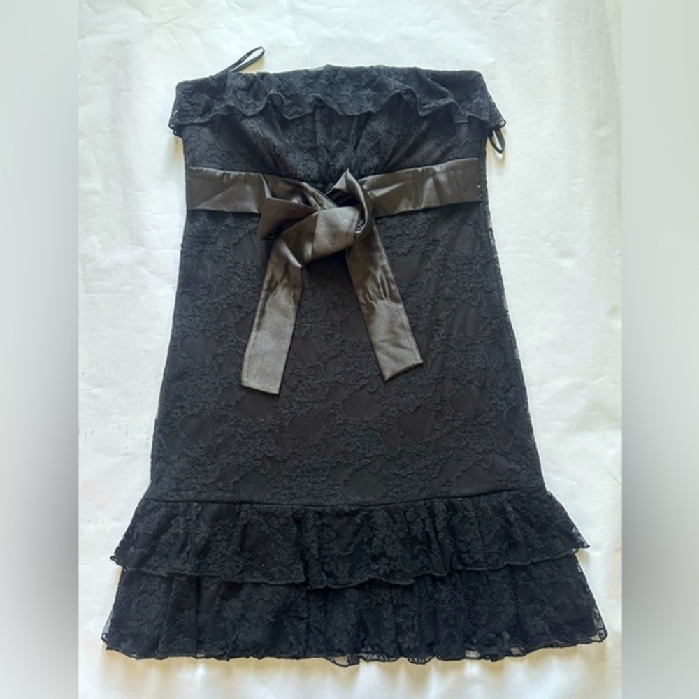 Kitty Sexy, Yet, Classy Strapless Mini  Elegant Black Lace Dress with Bow